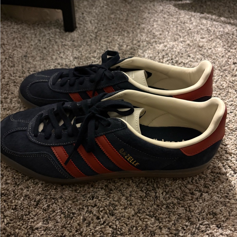 Adidas Sneakers